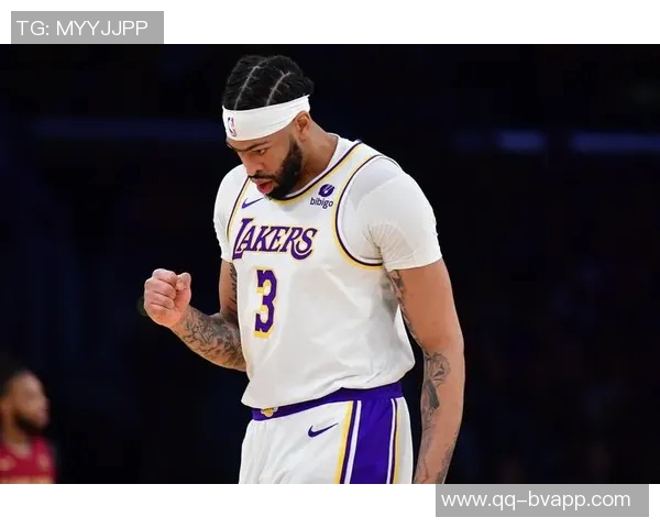 浓眉强势回归全场最高24分14板下半场独得20分助球队反弹