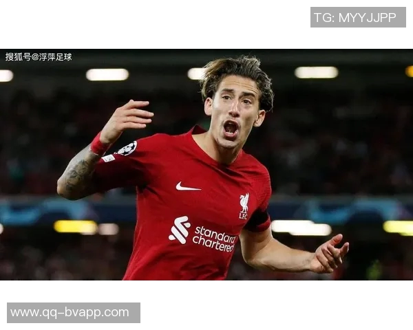 齐米卡斯精准直塞助攻弗格森突破防线可惜禁区内被拦截