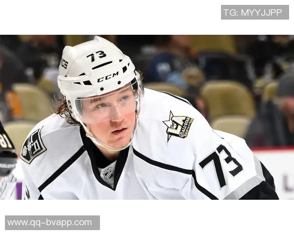 小卡在返回洛杉矶前赴加拿大斯卡伯勒参与篮球活动引发关注 小卡在返回洛杉矶前赴加拿大斯卡伯勒参与篮球活动引发关注