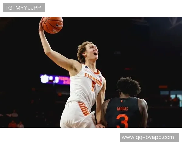 美记透露掘金在交易截止日前不会大动作可能通过交易泰森与爵士省钱 美记透露掘金在交易截止日前不会大动作可能通过交易泰森与爵士省钱