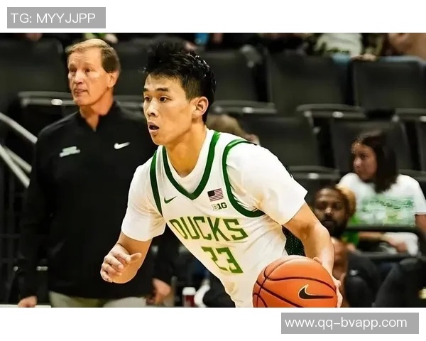 俄勒冈主帅对林葳表现出真诚喜爱与耐心进步显著引媒体关注 俄勒冈主帅对林葳表现出真诚喜爱与耐心进步显著引媒体关注